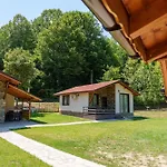 Villa двете къщи - 2 къщи с двор и барбекю за 10 човека в село осъм *