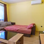 Villa двете къщи - 2 къщи с двор и барбекю за 10 човека в село осъм Beli Osŭm