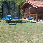 двете къщи - 2 къщи с двор и барбекю за 10 човека в село осъм Beli Osŭm