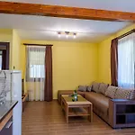 двете къщи - 2 къщи с двор и барбекю за 10 човека в село осъм Villa