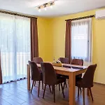 двете къщи - 2 къщи с двор и барбекю за 10 човека в село осъм Villa Beli Osŭm