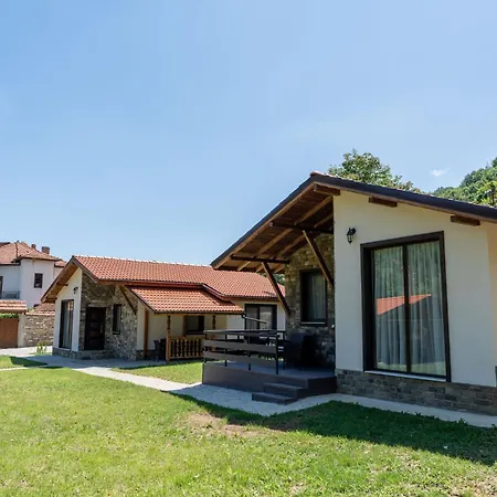 Villa двете къщи село осъм *