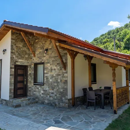 двете къщи село осъм Бели Осъм