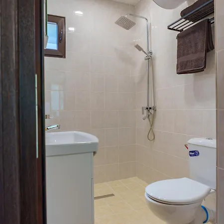 двете къщи село осъм Villa