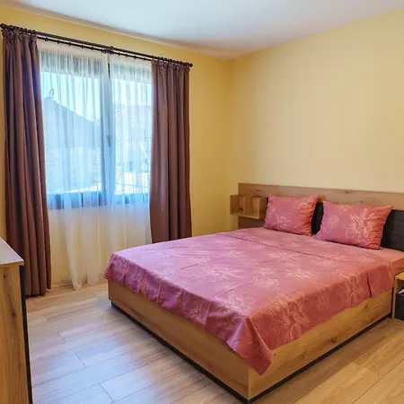 двете къщи село осъм *